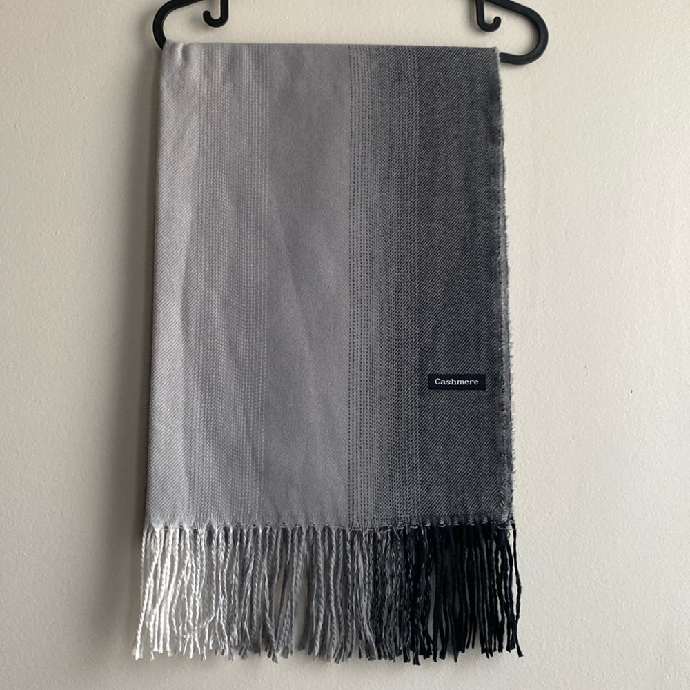 Cashmere scarf